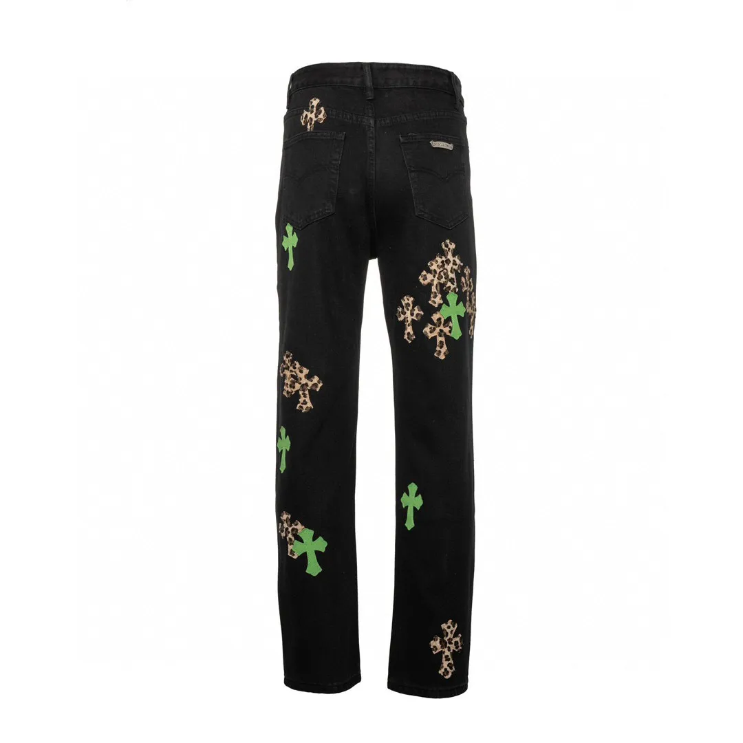 P240 Top version (Leopard print green leather) Top version Chrome Hearts jeans with leather blue denim. It is known that chromehearts jeans will use vintage Levis jeans as the base plate for creation. They usually add their own unique silver buckles and silver ornaments, plus leather embellishments. This is what doubles the value of these vintage jeans, because the base plate is Vintage jeans, the jeans themselves have been very soft and comfortable after years of baptism, which can be distinguished from ordinary jeans. Regarding the size, you should also refer to the pants data. Style number: 1603# Color: leopard print green leather Size: 28 30 32 34 28 Waist 86 Hips 100 Pants length 102 30 Waist 90 Hips 104 Pants length 104 32 Waist 94 Hips 108, pants length 106 34, waist 98, hips 112, pants length 110